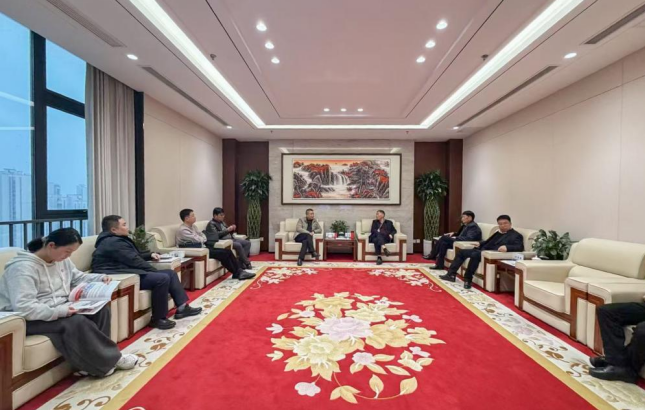 Qu Guangsheng, Chairman of Huoqiu Liaocheng Asset Operation and Management Co., Ltd., led a delegation to visit and exchange with Huali